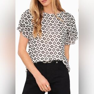 VINCE CAMUTO GEOMETRIC‎ PRINT FLUTTER SLEEVE BLOUSE Small